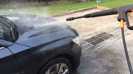 高壓水槍洗車真的會傷車漆嗎？科學解讀與正確使用指南